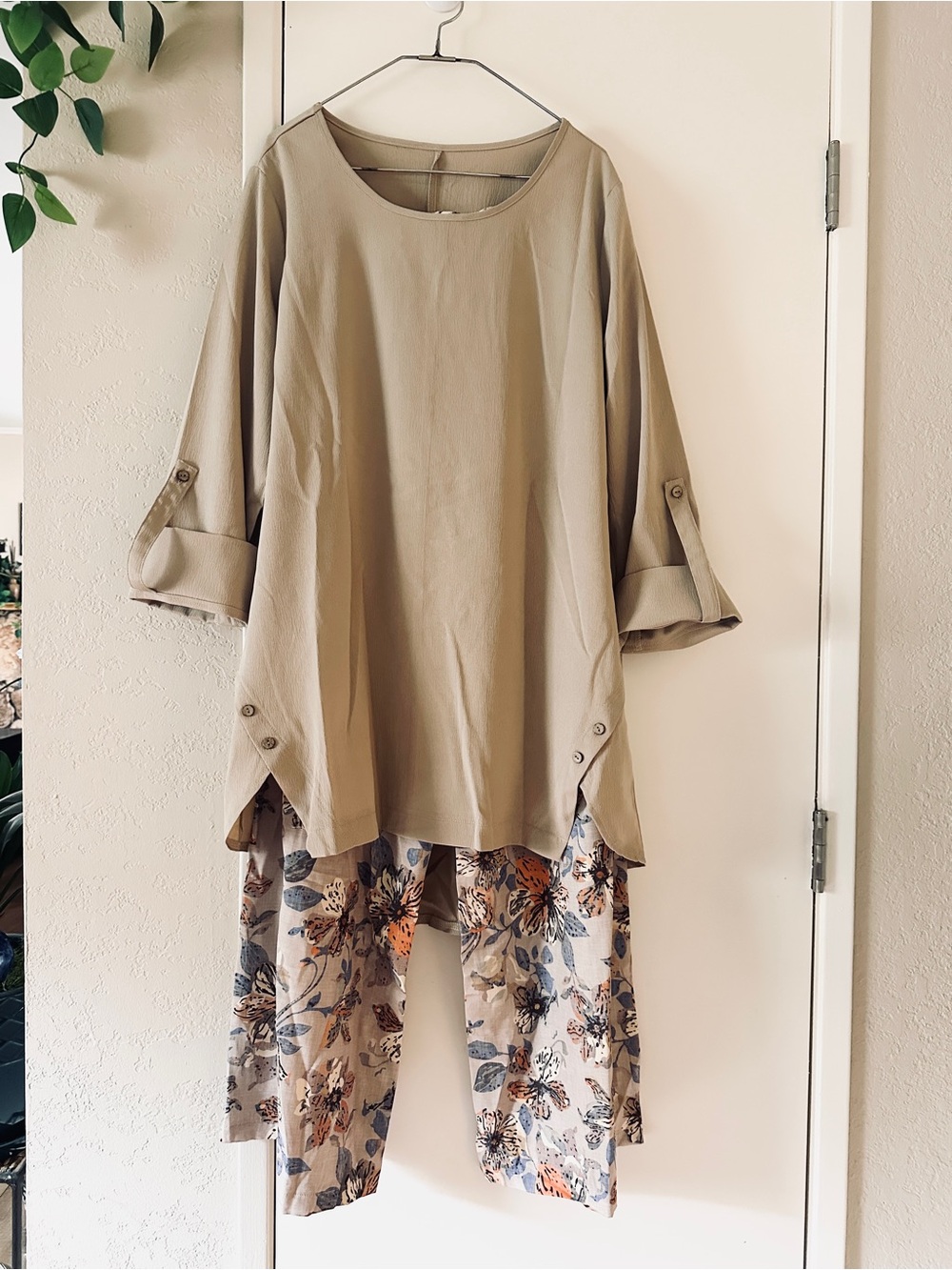 Beige Tunic Top with Floral Pants Set. NWOT